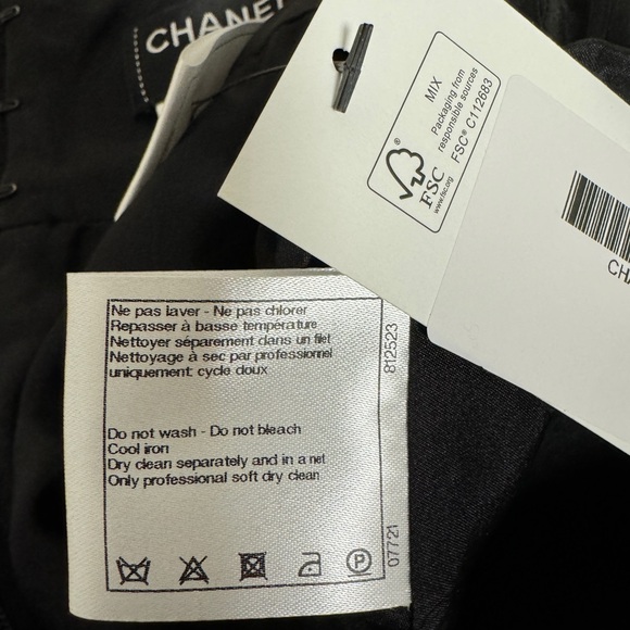 CHANEL - Picture 11 of 15